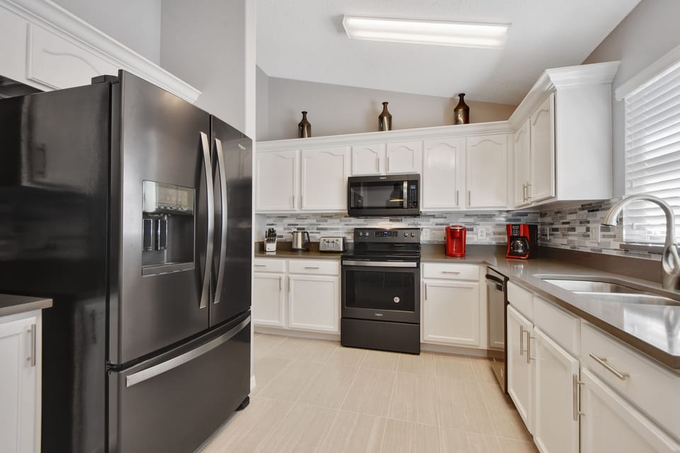 Fully equipped kitchen