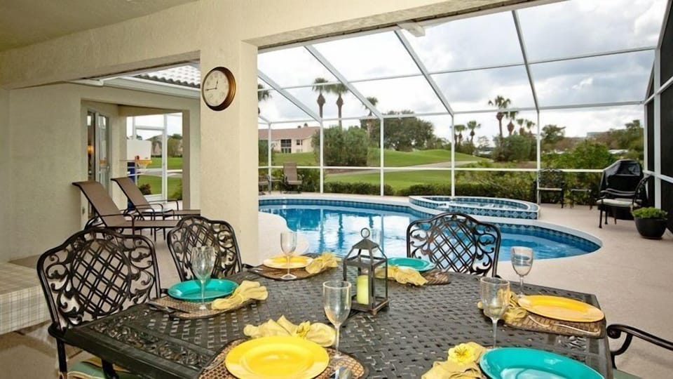 Lanai dining