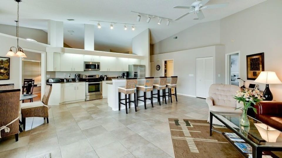 Open concept kitchen/living room
(granite counters)