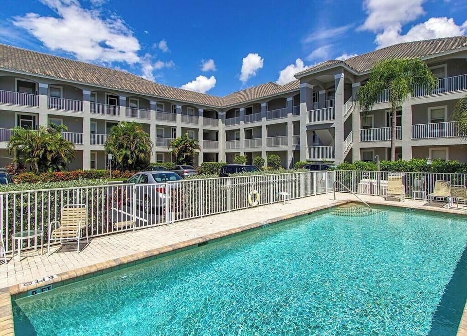 Pool and building we are on the top floor in the corner