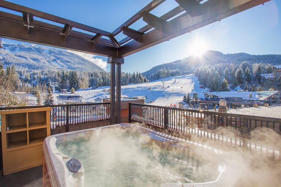 Soak in your private hot tub near the slopes!