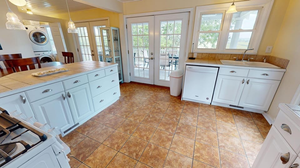 Folly-Bungalow-Kitchen