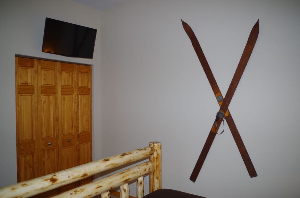 Queen Bedroom