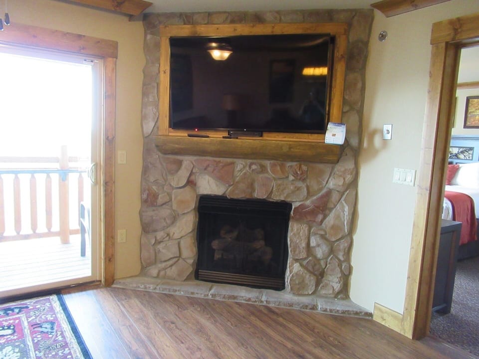 Gas log fireplace