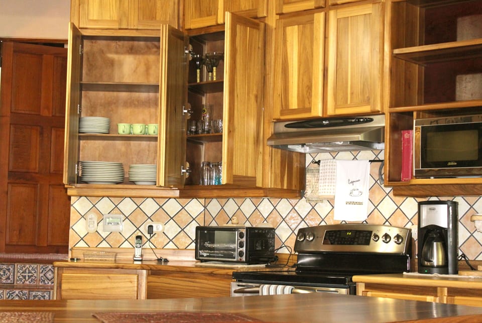 Counter / Top Cabinets