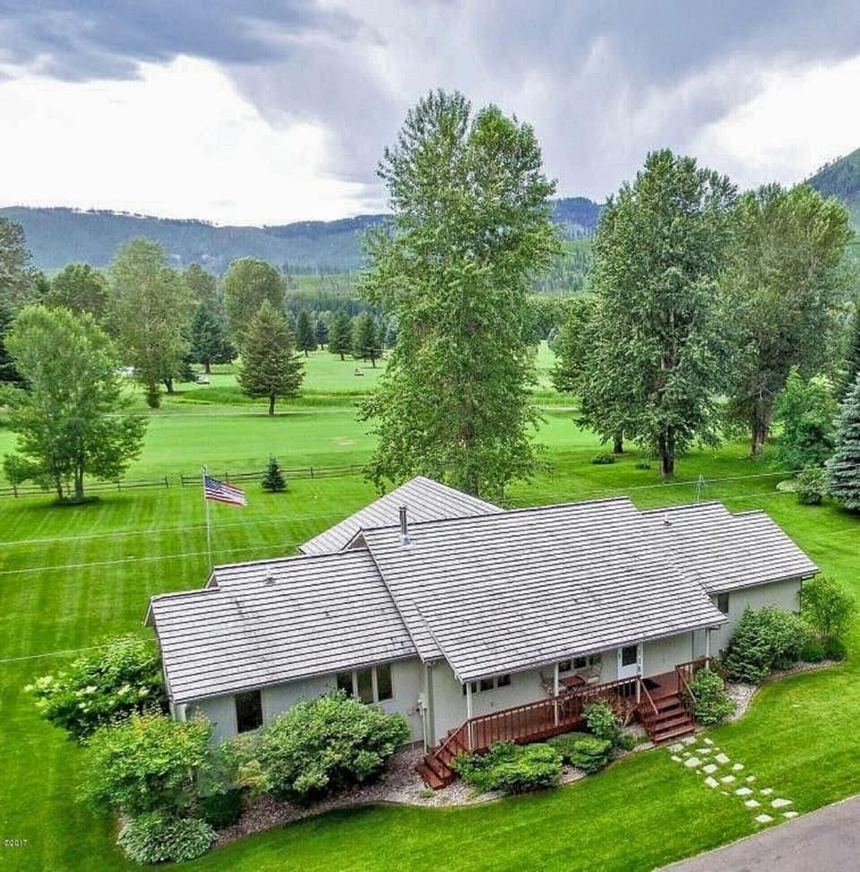 Stunning cabin on golf course