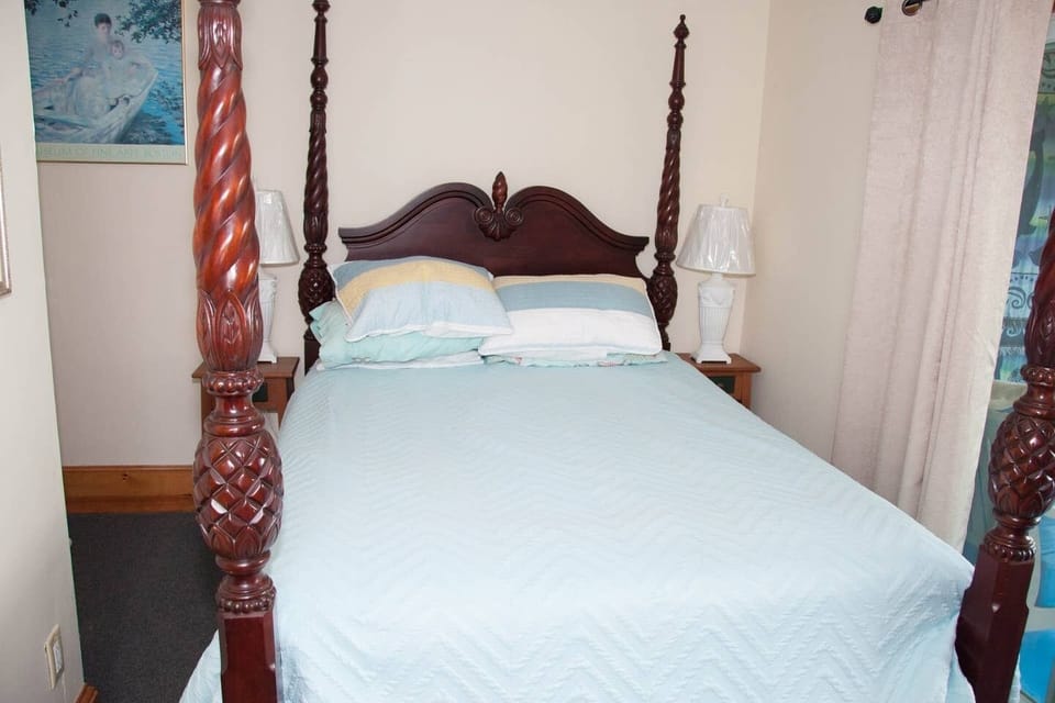 Vineyard View Room 