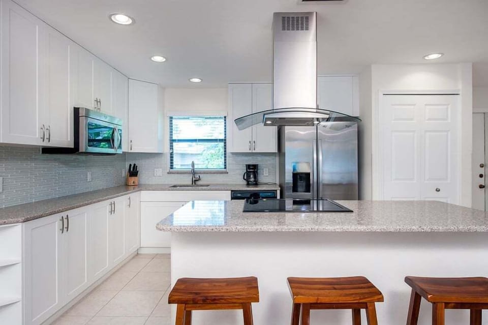 Kitchen Pic 2