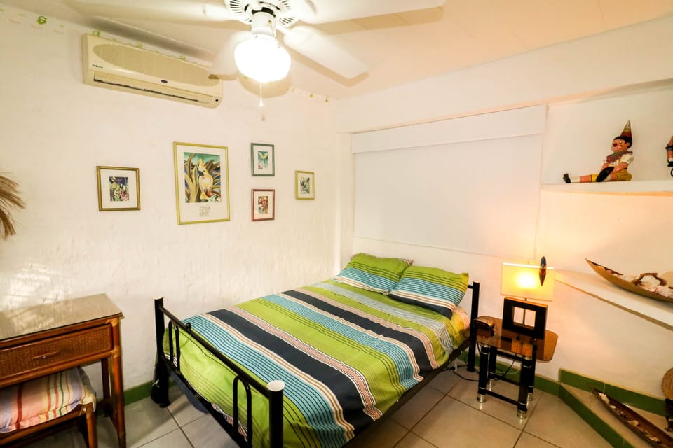 Loma del mar C-12, Bedroom. (MyPVRentals) 