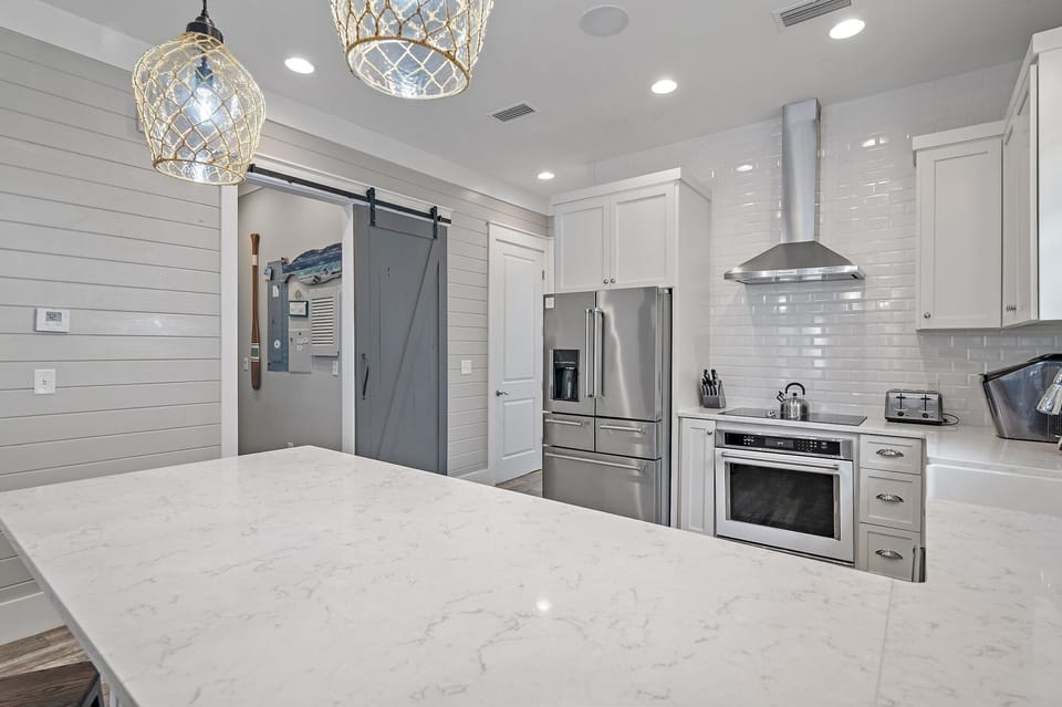 Sip N' Sea - Seacrest - First Floor - Kitchen