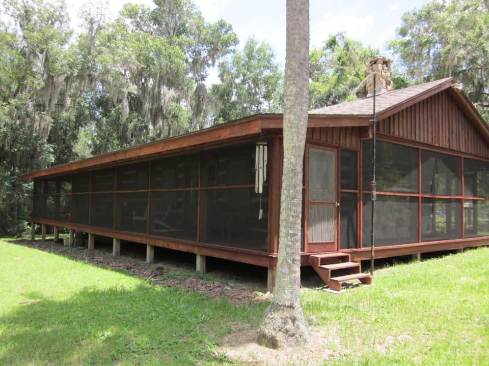 Outside view of 65ft screened porch