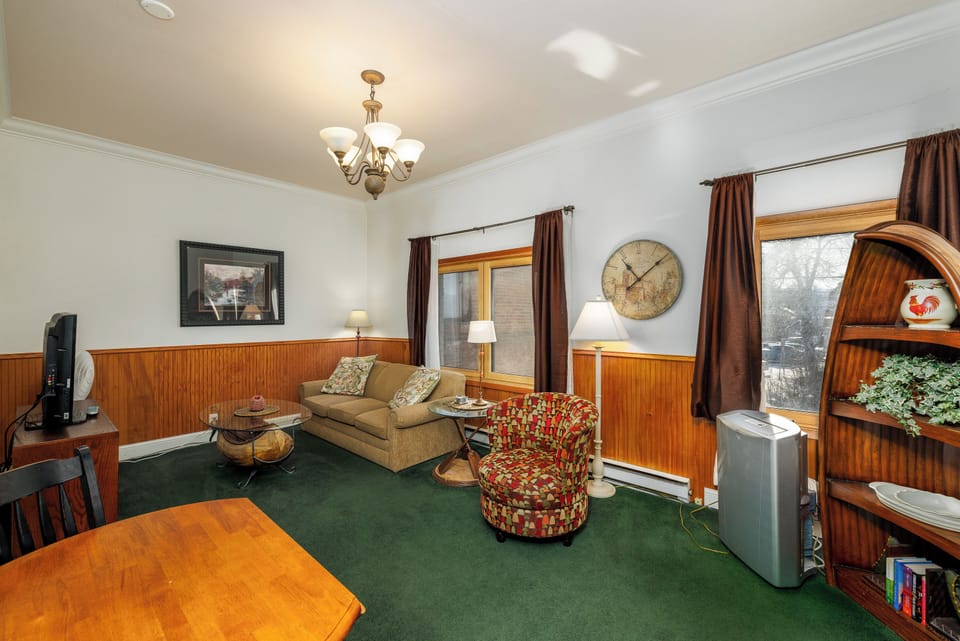 Perfect space to relax. | Main Level