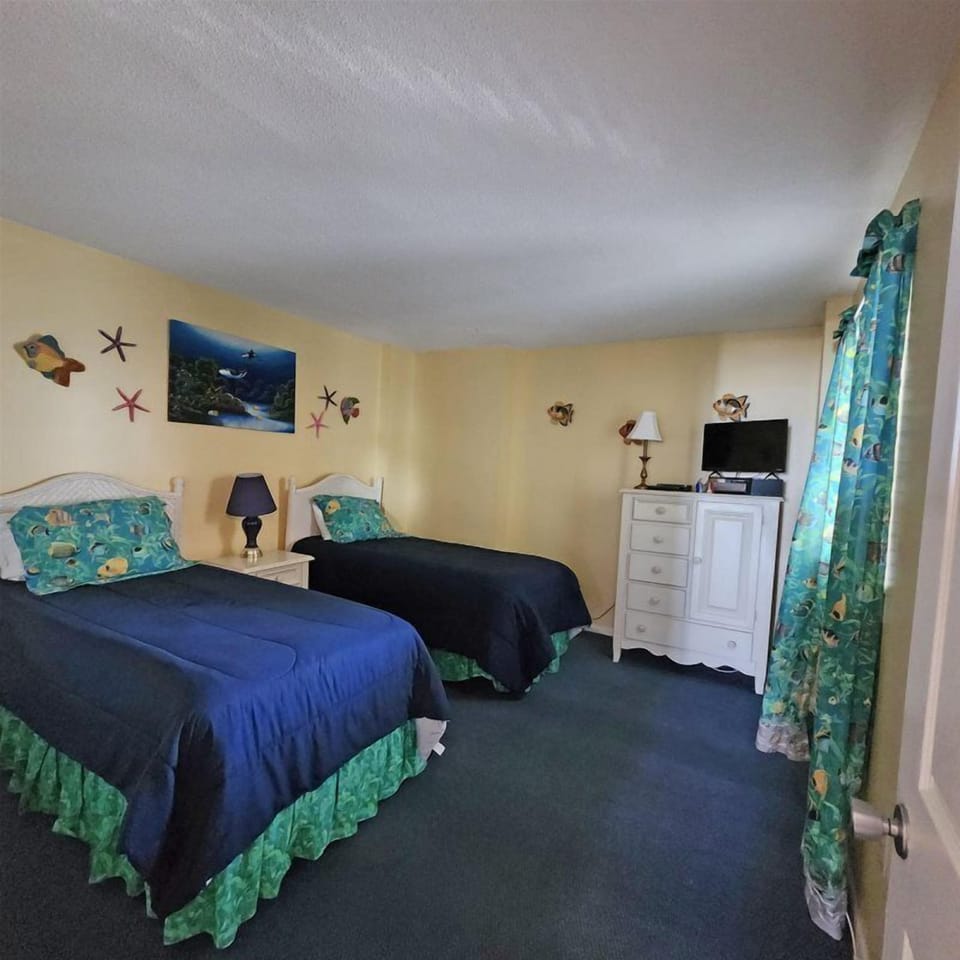 Twin Bedroom