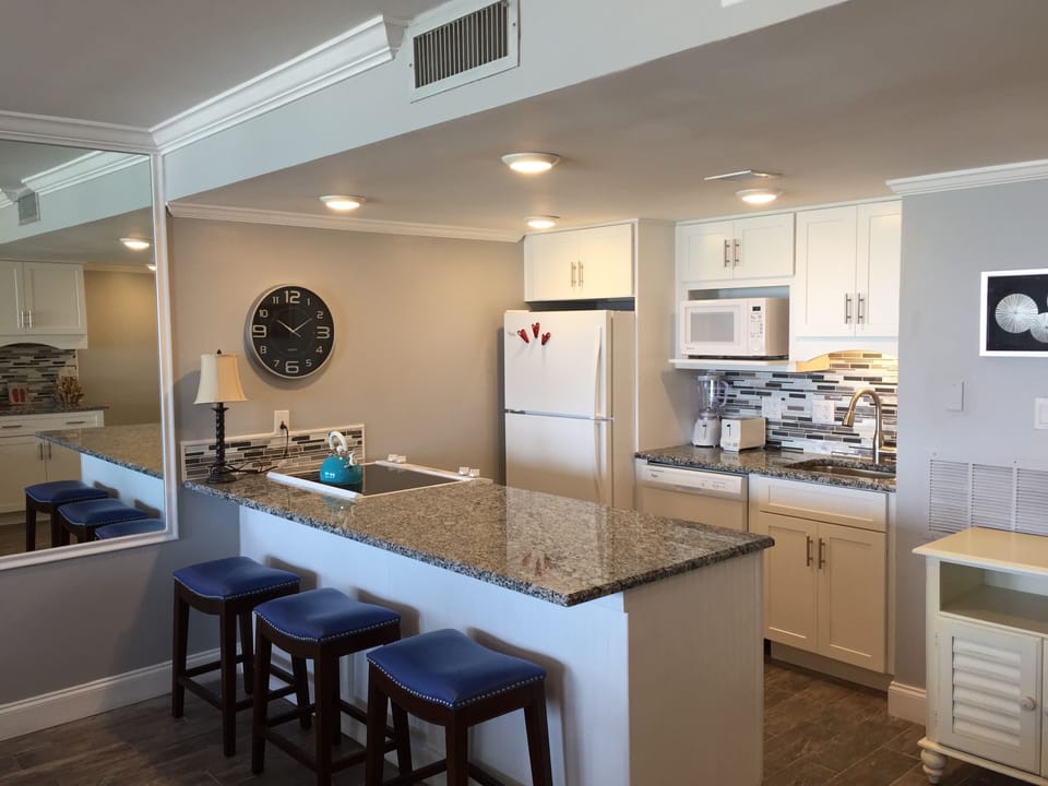 All new kitchen (and appliances) with granite countertops.