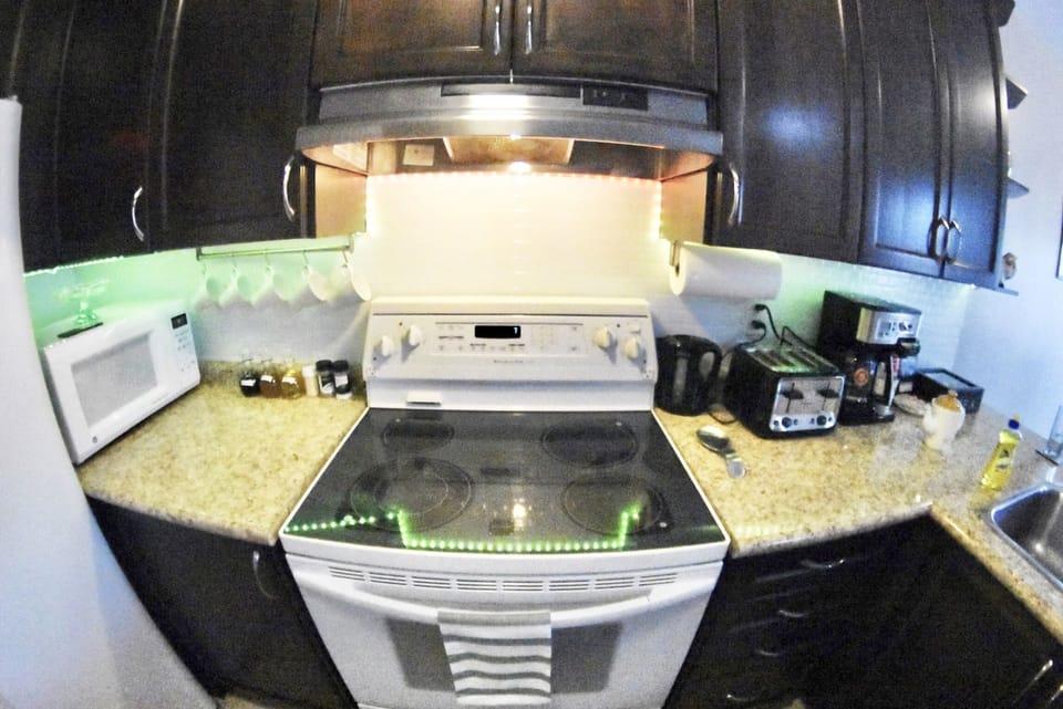 All main and small kitchen appliances are provided for your cooking needs