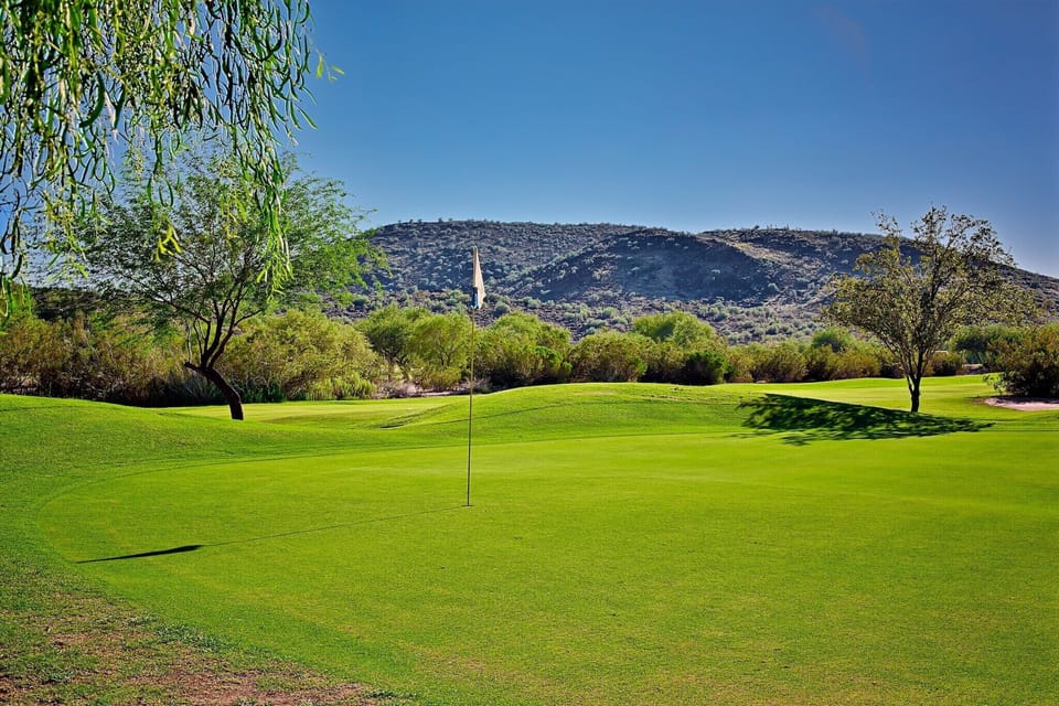 Avid golfer look no further! The famous 500 Club is just a few minutes drive!