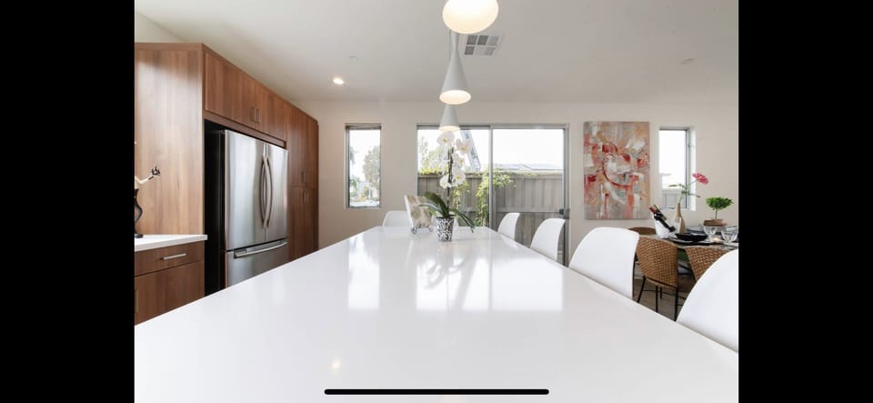 Large island, everyone can help!