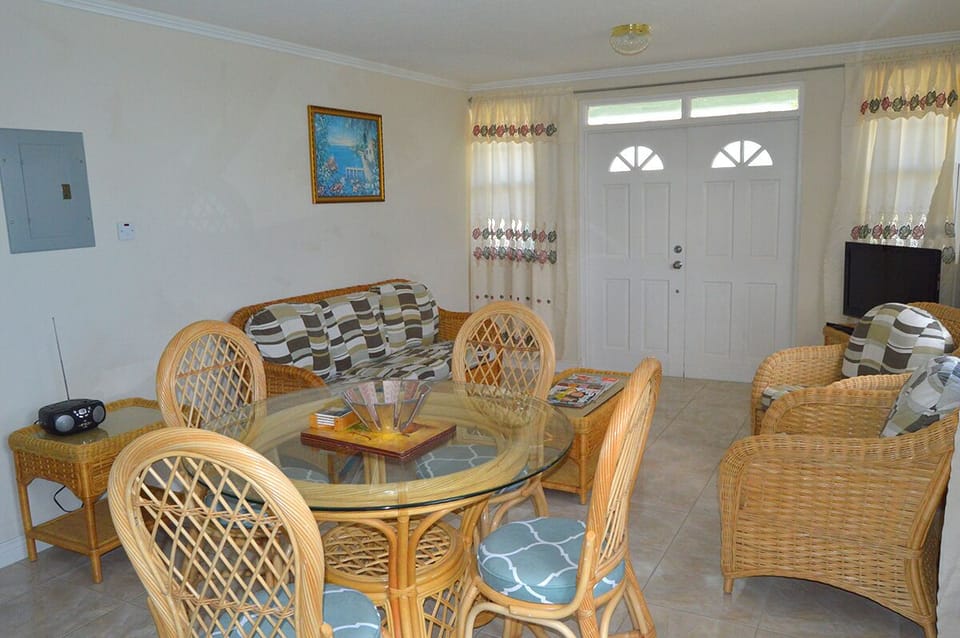 Dining area - open plan.
