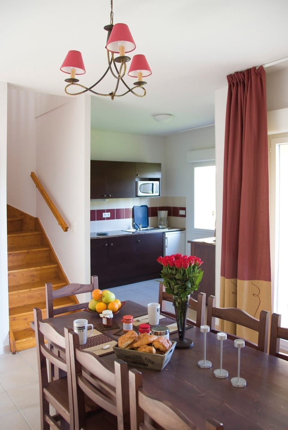 The kitchenette allows you to make simple meals at home when you don't feel like going out.