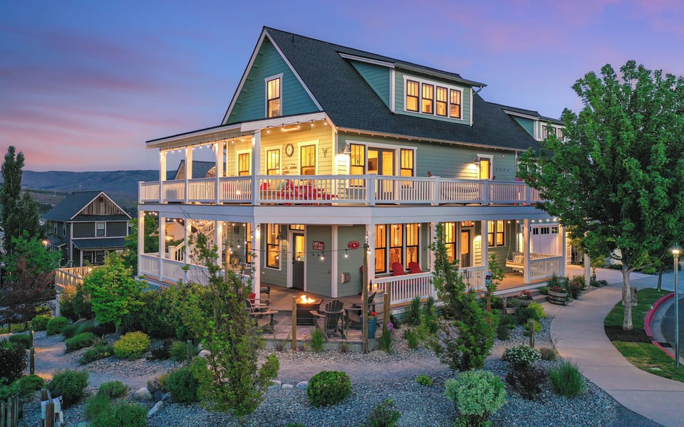 1200 sq ft of deck to enjoy