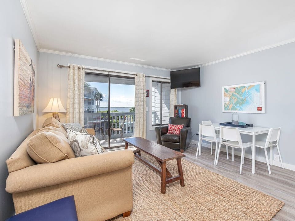 Welcome To Beach Racquet B202!