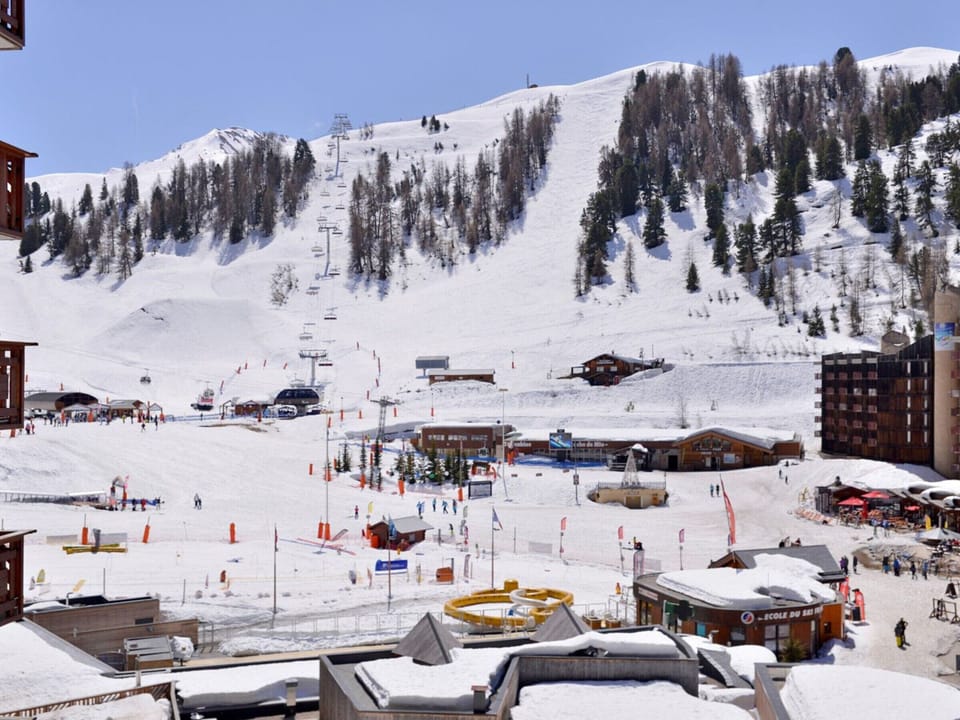 Snow and ski sports