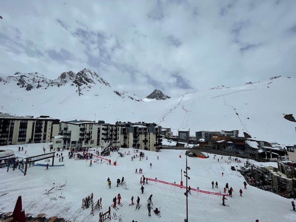 Snow and ski sports