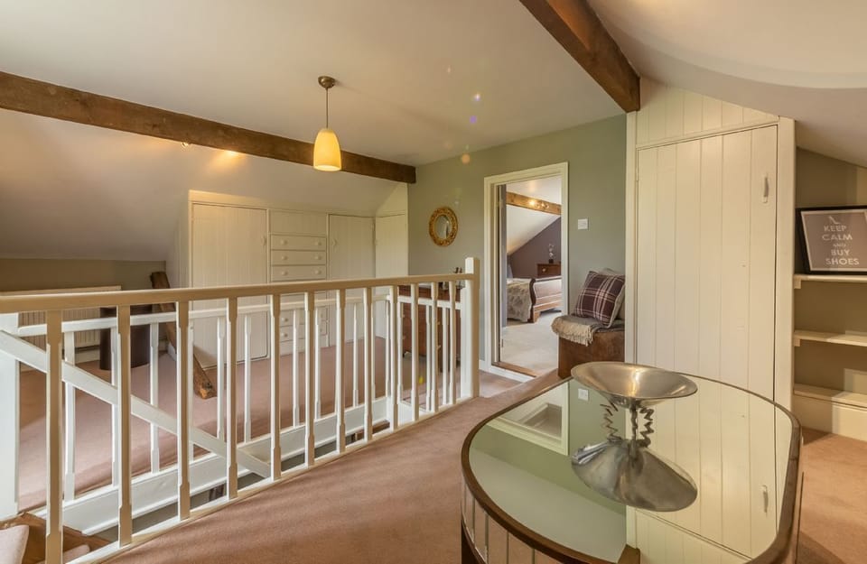 First floor: Spacious landing