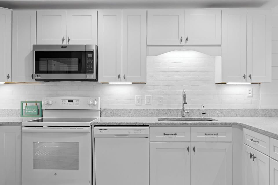 Sunseekers 4 Kitchen Alt