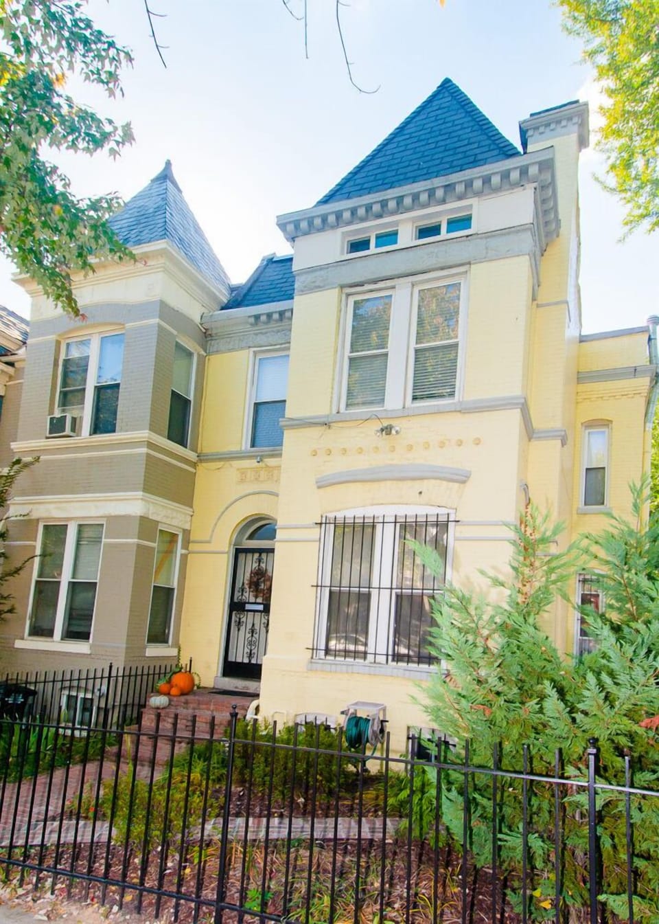 Gorgeous end of the row classic DC rowhome!