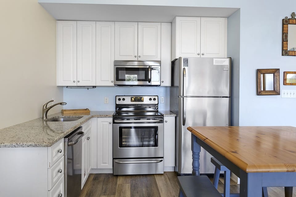 23-Inn-at-Gulf-Place-202-Kitchen