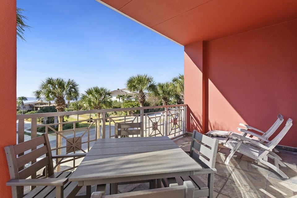 23-Inn-at-Gulf-Place-202-Balcony