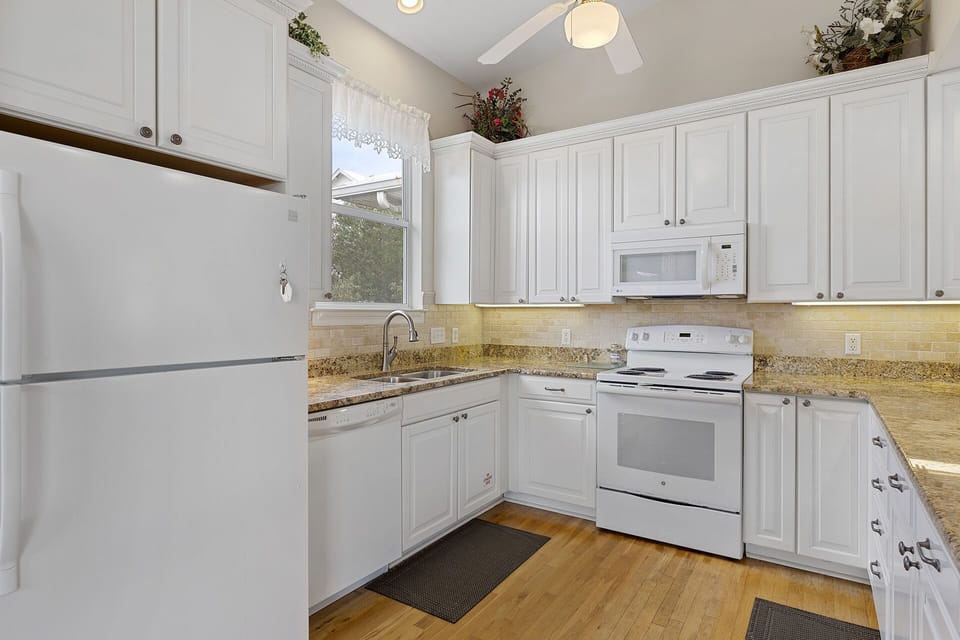 23-Broad-Reach-Kitchen-Alt