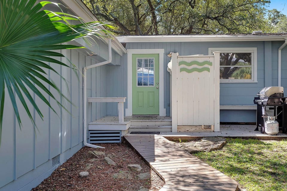 Salty Dawg Exterior Alt