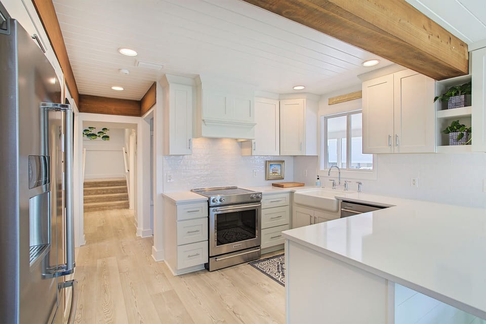 21-Grayton-Sunset-Kitchen-Alt