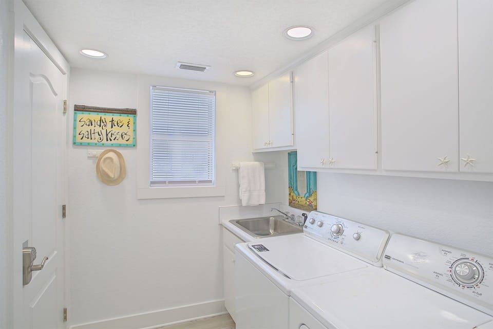 21-Grayton-Sunset-Laundry