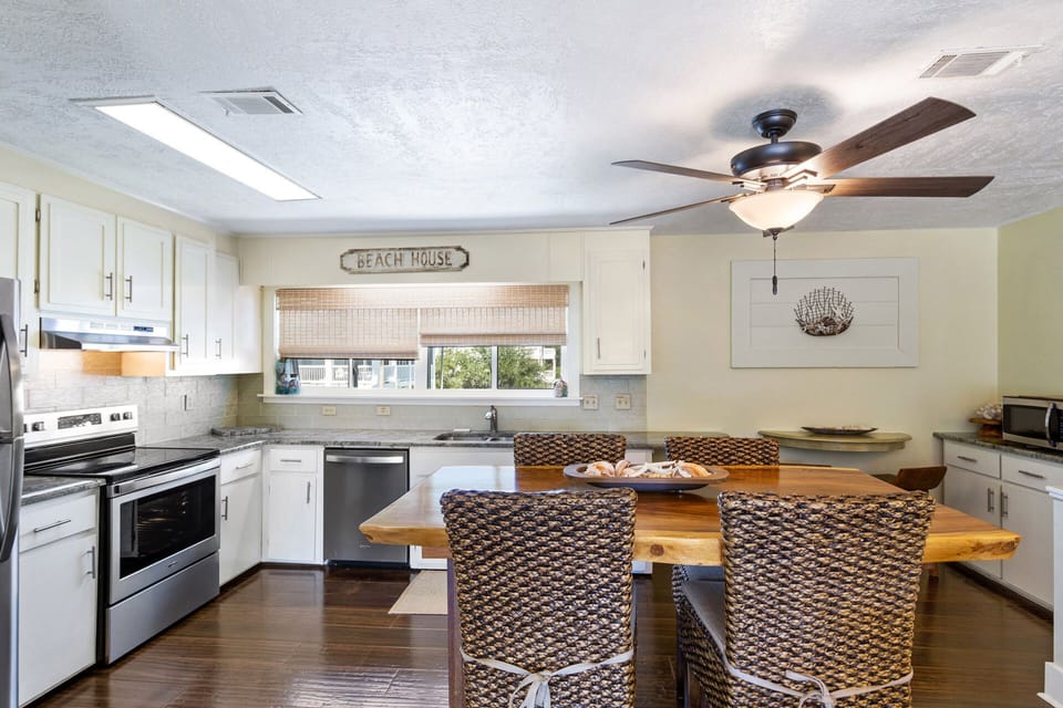 Grayton Place 6 Kitchen