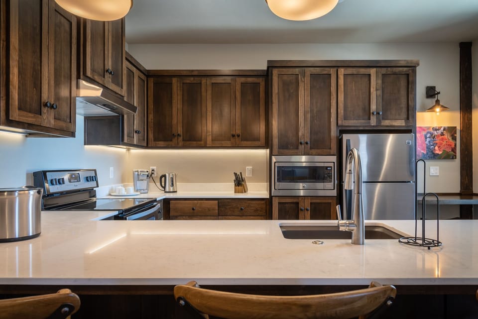 Enjoy Paso Robles' fine restaurants, or cook a great meal at hom