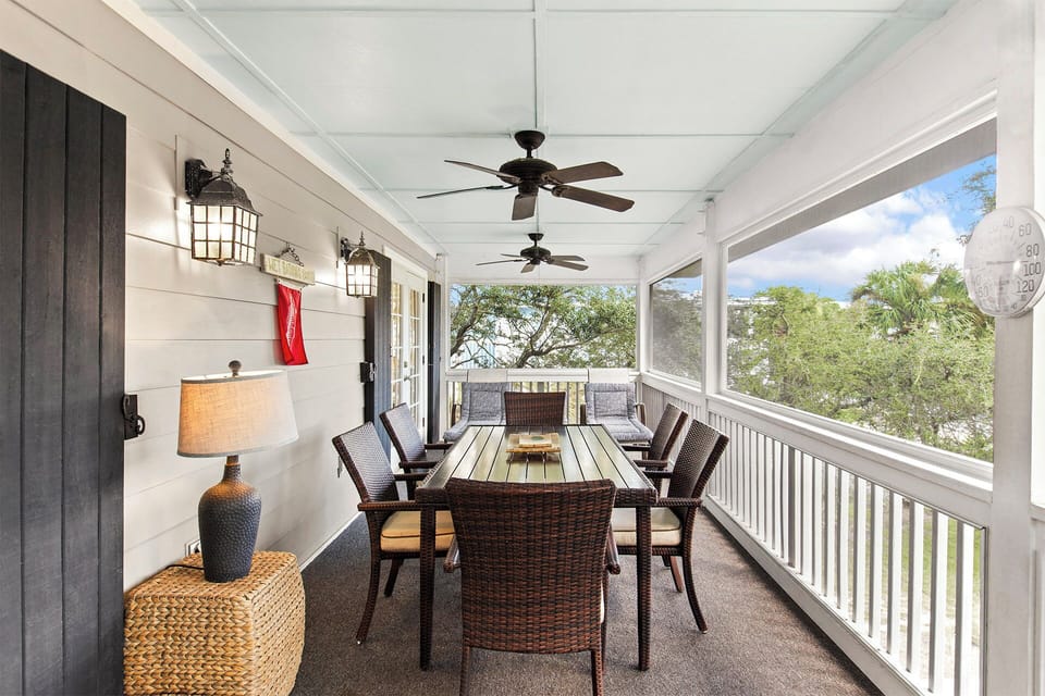 Wahoo Balcony