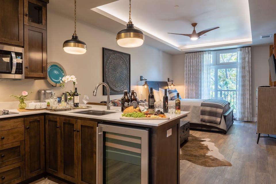 Come Stay with us in Downtown Paso
