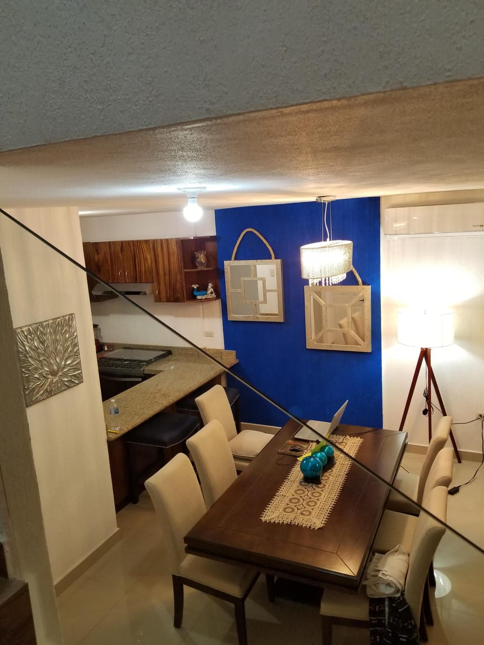 Dining Room/Comedor
