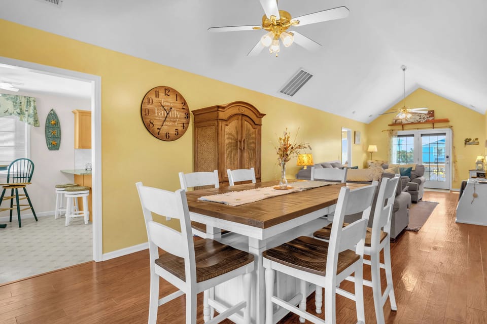 Dining Area - North