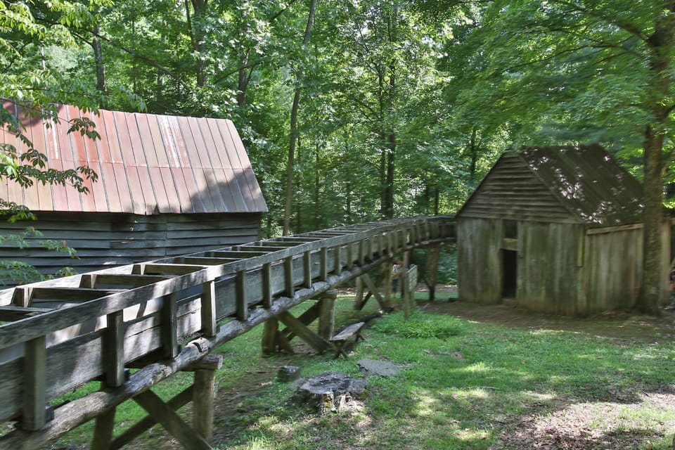 Not part of the property. Surrounding area scenery. 