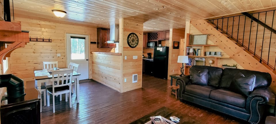 Highlander Cabin | Living Area