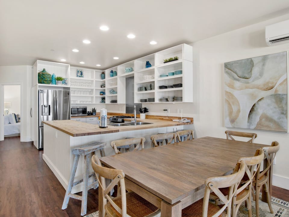 Caribe East A - Dining Room