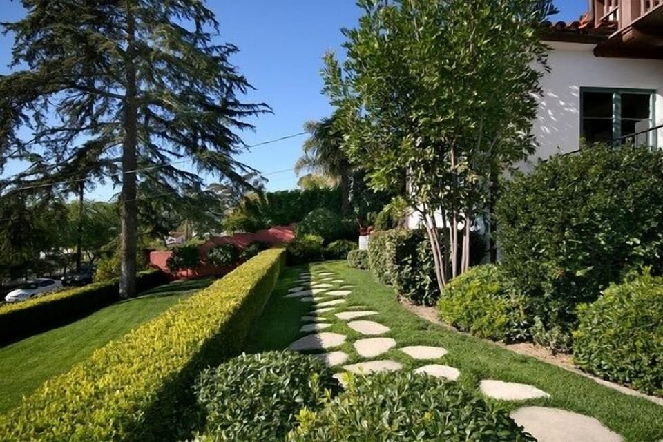 Terraced walkway