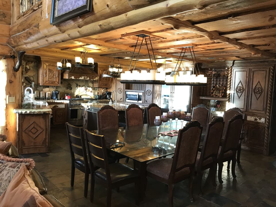 Cabin Dining with views to the Lake