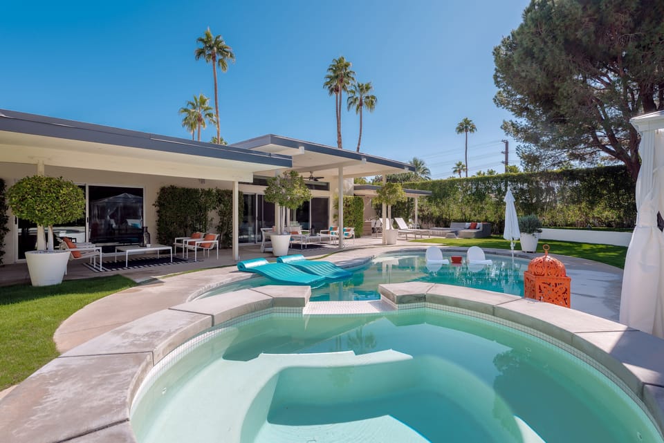 Saltwater Pool & Raised Saltwater Spa
