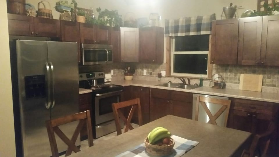 fully furnished kitchen 