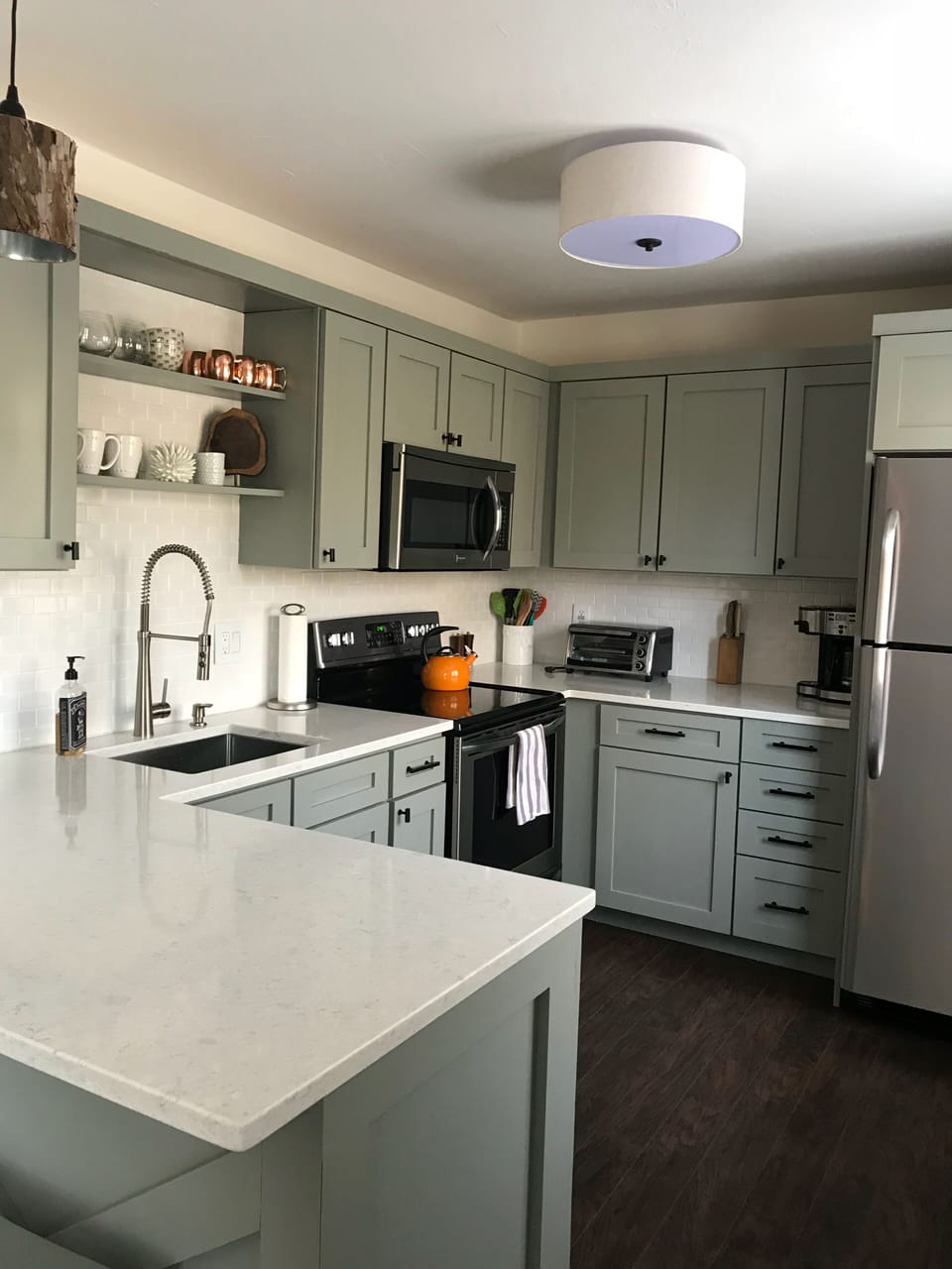 Updated kitchen with all needed kitchen items to make a meal during your stay 